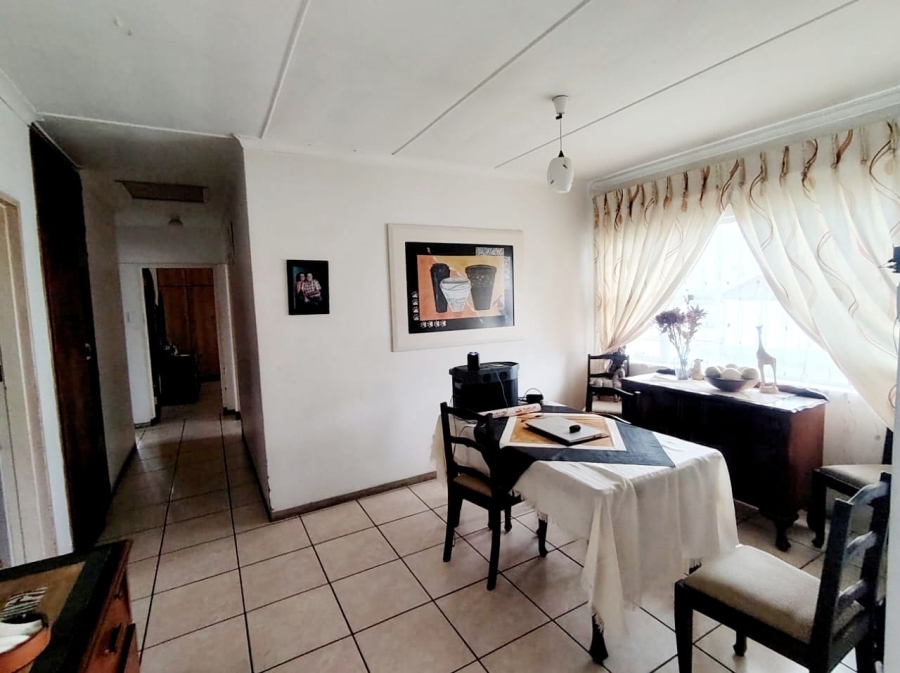 5 Bedroom Property for Sale in Amalinda Eastern Cape